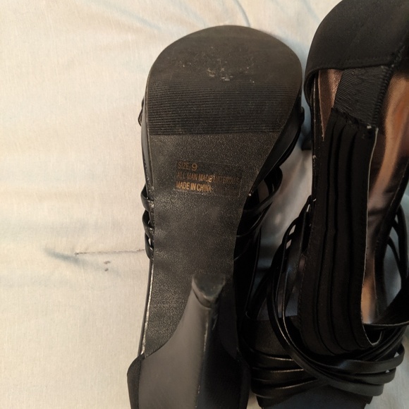 Shoes - Picture 5 of 5